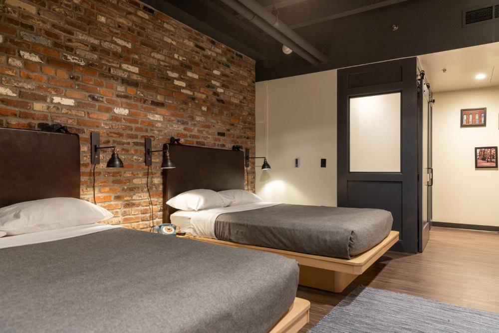Queen Room with Two Queen Beds interior